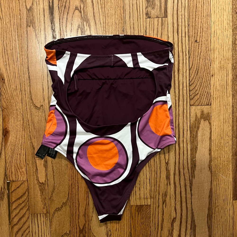 Retro One Piece - Picture 3 of 5